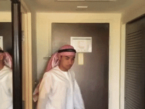 Phải ngồi ghế dự bị trận cuối cùng vòng bảng Asian Cup, Đức Huy bất ngờ chuyển sang làm phục vụ khách sạn-3