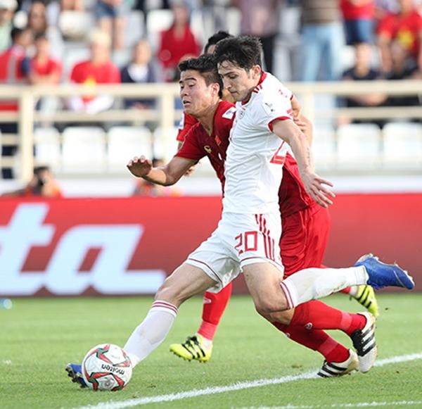 Bị treo giò ở trận đấu cuối cùng vòng bảng, đây là cách Duy Mạnh thể hiện tinh thần của một chiến binh thực thụ-1