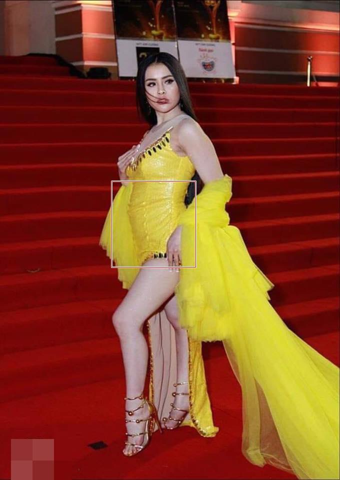 Thư Dung bị phát tán ảnh vòng 2 to như mang bầu, khác xa thân hình thon gọn khi càn quét thảm đỏ Mai Vàng-6