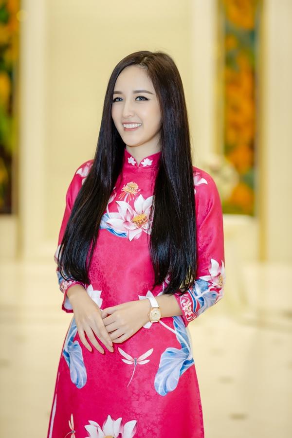 Mai Phương Thúy - Tâm Tít ăn mặc đối lập thu hút vạn ánh nhìn-2