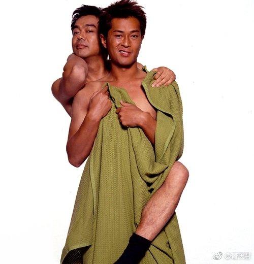 Chùm ảnh khỏa thân của Cổ Thiên Lạc và Lưu Thanh Vân bị dân mạng chế giễu không ngớt-2