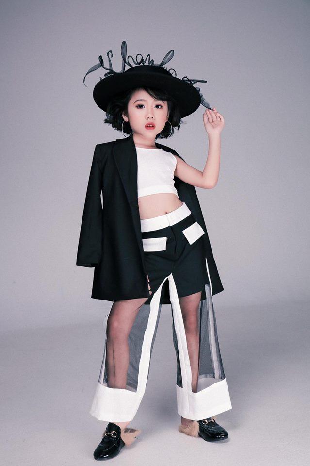 Catwalk thần sầu, phiên bản nhí của Võ Hoàng Yến lọt mắt xanh nữ hoàng tạo dáng Coco Rocha-5