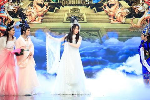 KHÔNG THỂ TIN NỔI: Nam Em vào vai Hằng Nga điên hết cỡ trong Táo Quân 2019-4