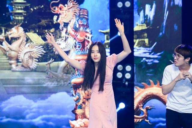 KHÔNG THỂ TIN NỔI: Nam Em vào vai Hằng Nga điên hết cỡ trong Táo Quân 2019-6