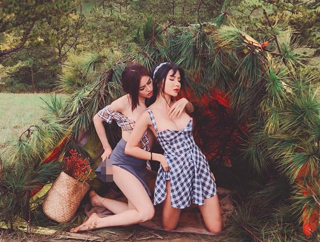 Điểm danh những lần ăn mặc quá lố, khoe của nải hết cỡ của người đẹp thị phi Thư Dung-4