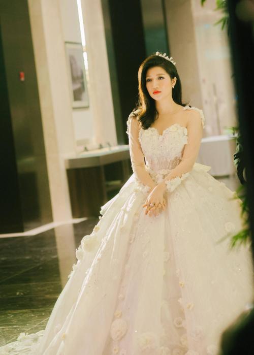 Nhan sắc thay đổi của Vân Navy sau 10 năm nổi tiếng-10