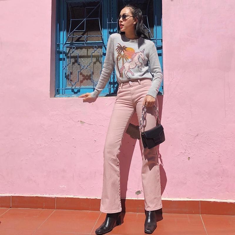 Thúy Vi khoe ngực ngồn ngộn - Kaity Nguyễn phô trọn vòng hông quả táo sexy chẳng kém Angela Phương Trinh-8