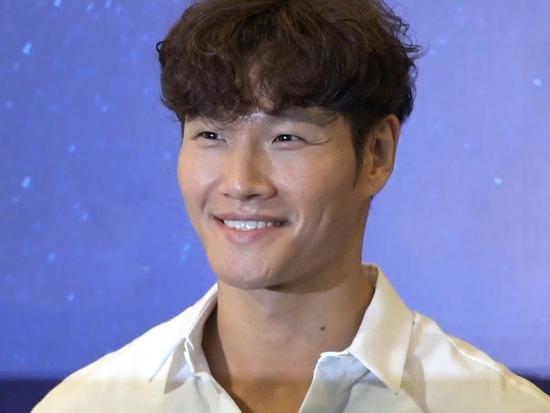 'Thánh ế' Kim Jong Kook hứa sẽ có bạn gái và kết hôn vào năm 2020