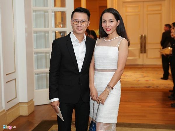 Bà xã Lê Hiếu vướng nghi án bầu bí khi để lộ vòng 2 nhô cao trong tiệc cưới hạng sang-8