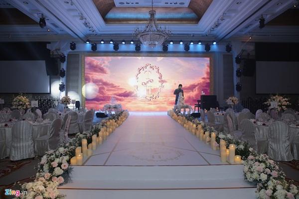 Bà xã Lê Hiếu vướng nghi án bầu bí khi để lộ vòng 2 nhô cao trong tiệc cưới hạng sang-18