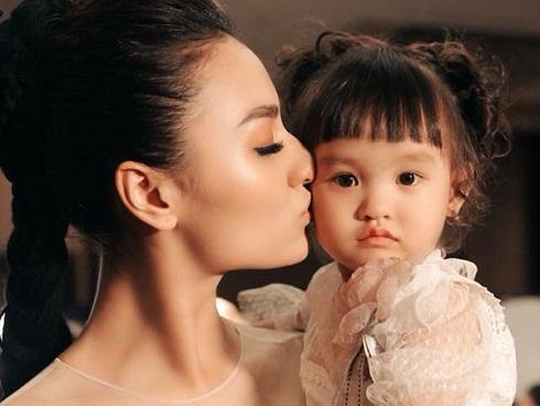 Khoe nhẫn kim cương 500 triệu bố con gái tặng, Hồng Quế tự nhủ: Cũng bõ công đẻ đau-7