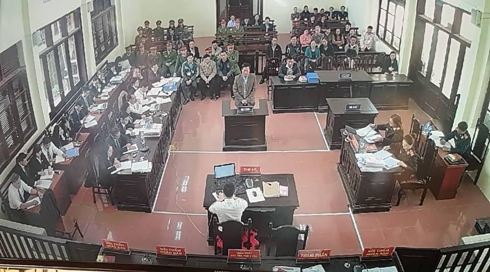 Vụ chạy thận 9 người chết: Cựu giám đốc bệnh viện đau đớn trước tòa-2