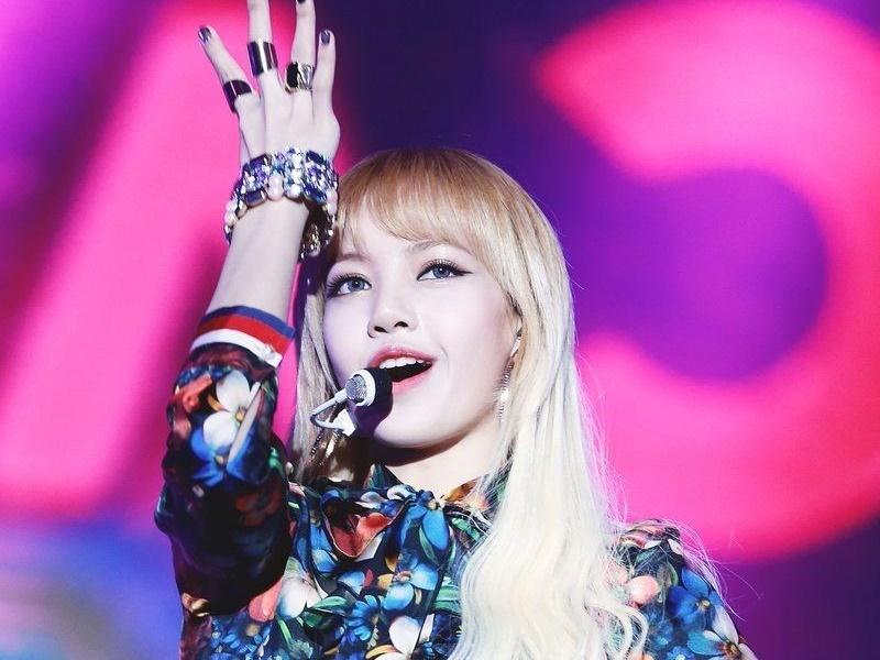 Lisa ăn chơi nhất Black Pink, chi tiền tỷ để sắm đồng hồ-6