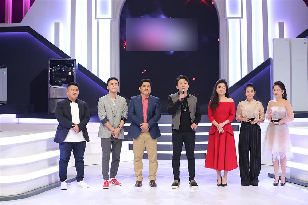 Chưa cần cô gái nào xuất hiện, Hari Won ghen tuông cả với con mèo đực của Trấn Thành-1