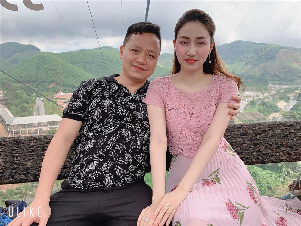 Á hậu Ngô Trà My tiết lộ lời bố đẻ: Mẹ không bao giờ đồng ý cho con lấy người chỉ có 2 bàn tay trắng-1