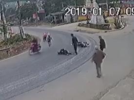 Khúc cua tử thần kỳ lạ khiến hàng loạt xe máy gặp nạn ở Yên Bái Khúc cua tử thần kỳ lạ khiến hàng loạt xe máy gặp nạn ở Yên Bái