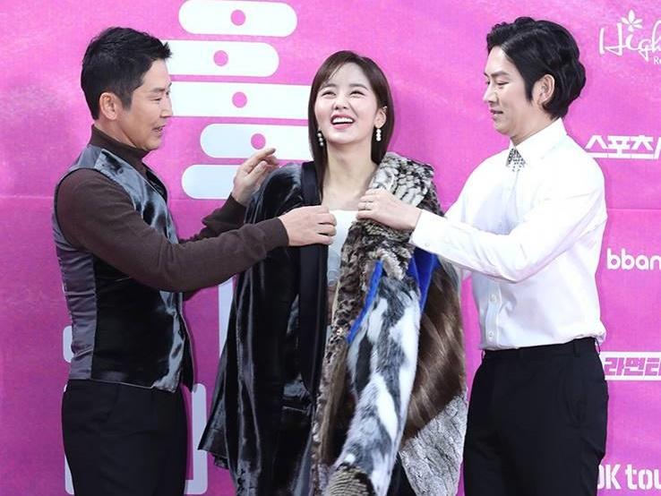 Sao Hàn tham gia thử thách sắc đẹp 10 năm: Yoona, Park Shin Hye khoe ảnh xinh từ trong trứng-18