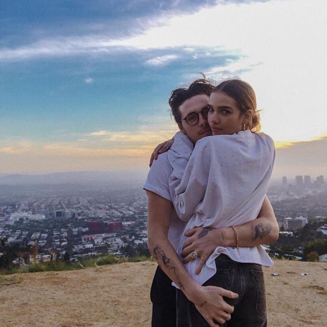 Những khoảnh khắc tình tứ của Brooklyn Beckham và bạn gái hơn tuổi-2