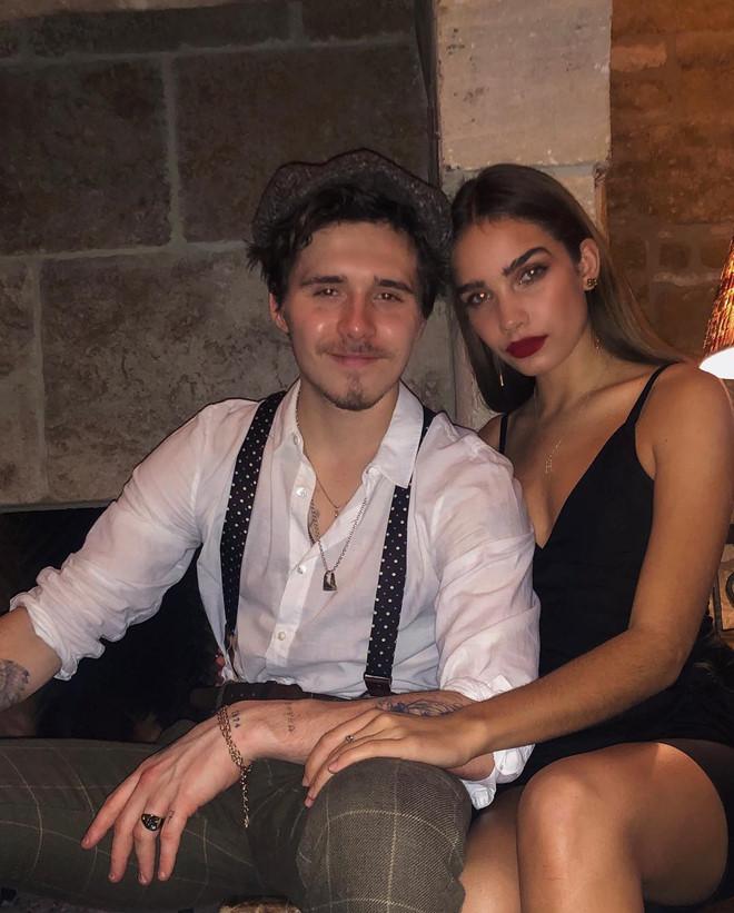 Những khoảnh khắc tình tứ của Brooklyn Beckham và bạn gái hơn tuổi-7
