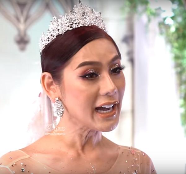 Níu giữ được gương mặt trẻ trung nhưng Lâm Khánh Chi không thể ngăn nổi bộ phận này lão hóa-5