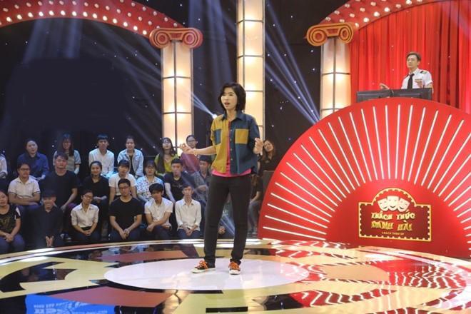 Cô gái với gương mặt bất biến Kim Hoàng tái xuất, lại hạ gục Trấn Thành, Trường Giang chỉ bằng một câu hát-1