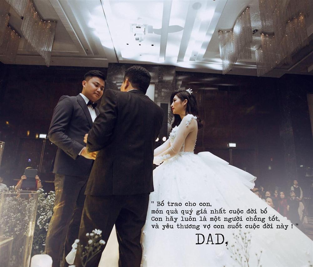 Hình ảnh chưa lên sóng trong đám cưới Vân Navy ở Hà Nội: Chị gái lặng khóc nhìn em hạnh phúc về nhà chồng-12