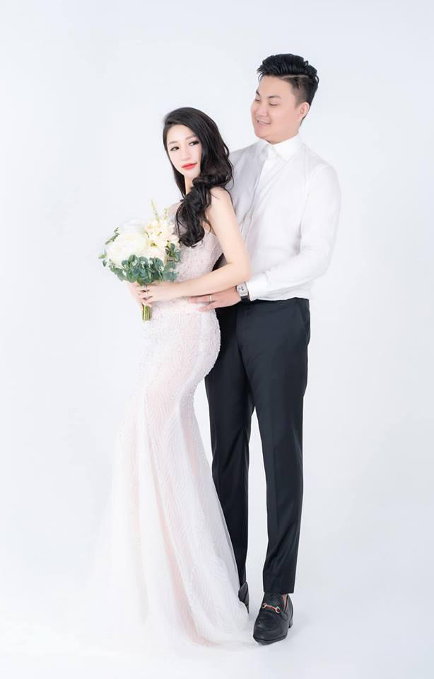 Hình ảnh chưa lên sóng trong đám cưới Vân Navy ở Hà Nội: Chị gái lặng khóc nhìn em hạnh phúc về nhà chồng-2