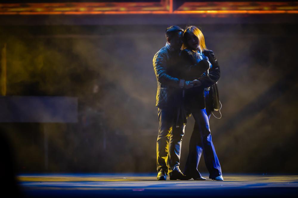 Fan nam mắc bệnh hiểm nghèo quá xúc động khi được Hương Tràm hát tặng riêng hit bự-2