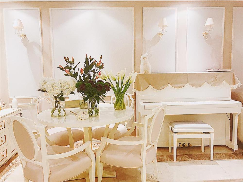 Phạm Hương vừa khoe ảnh giường chiếu, fan dáo dác mừng tủi vì tưởng bở chị Tổng hồi quê-8