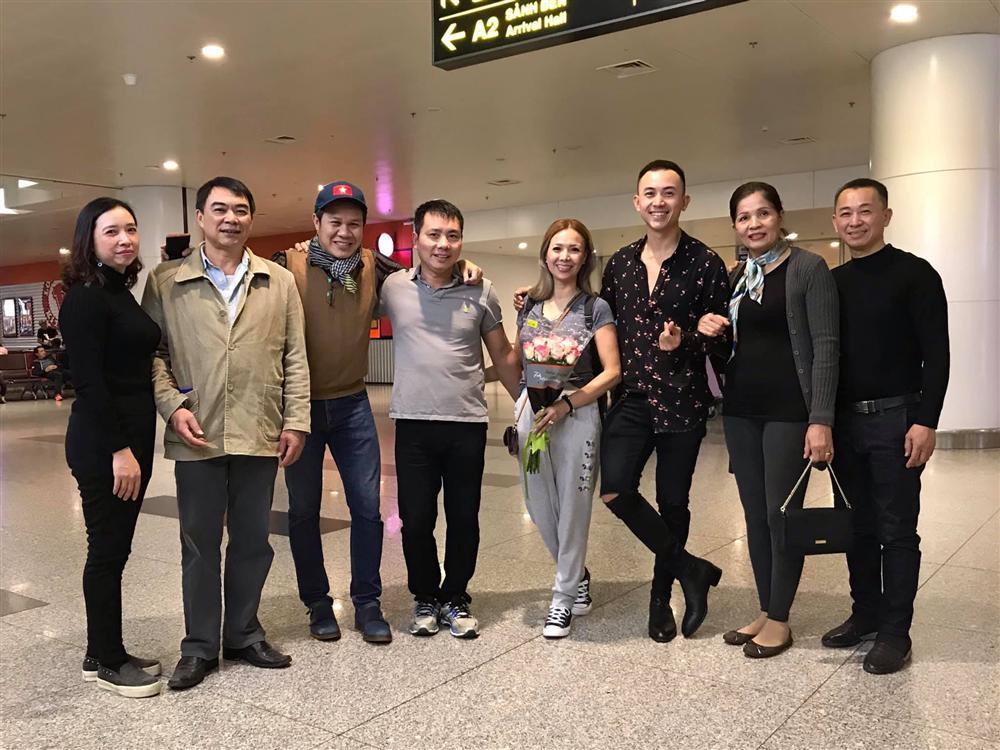 Tiêm đủ thứ trên mặt chưa đủ, giờ đến cánh tay cũng được Huyền Baby đem đi can thiệp-7