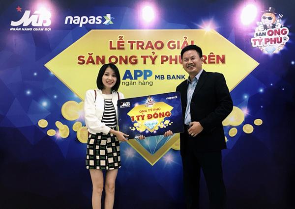 Dùng App MBBank, khách hàng trúng 1 tỷ đồng-1
