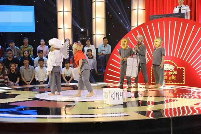 Giải thưởng chỉ có 150 triệu nhưng lần đầu tiên trong lịch sử, team 5 chú tiểu xuất sắc ẵm trọn 200 triệu ở Thách thức danh hài-5