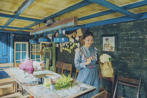 Văn Mai Hương gây tò mò khi khoe ảnh tình tứ với chàng trai giấu mặt-3