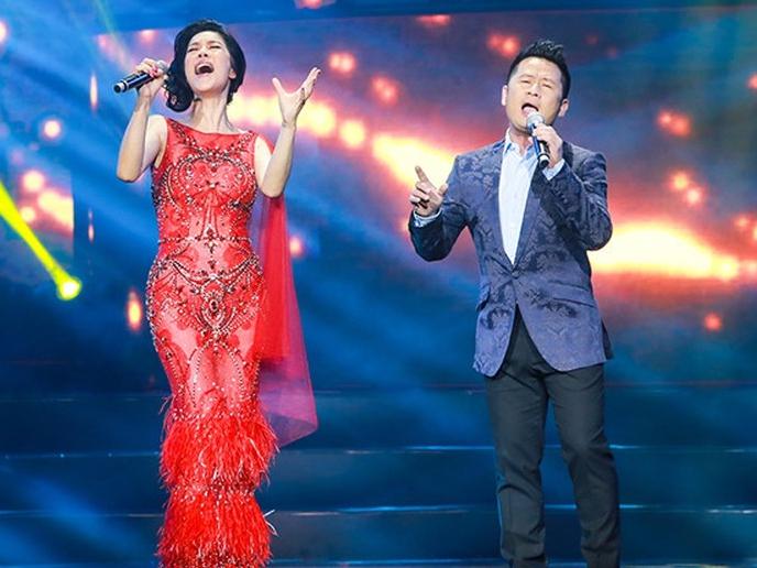 Thu Phương lần đầu chạy show Giáng Sinh mang theo cả gia đình-3