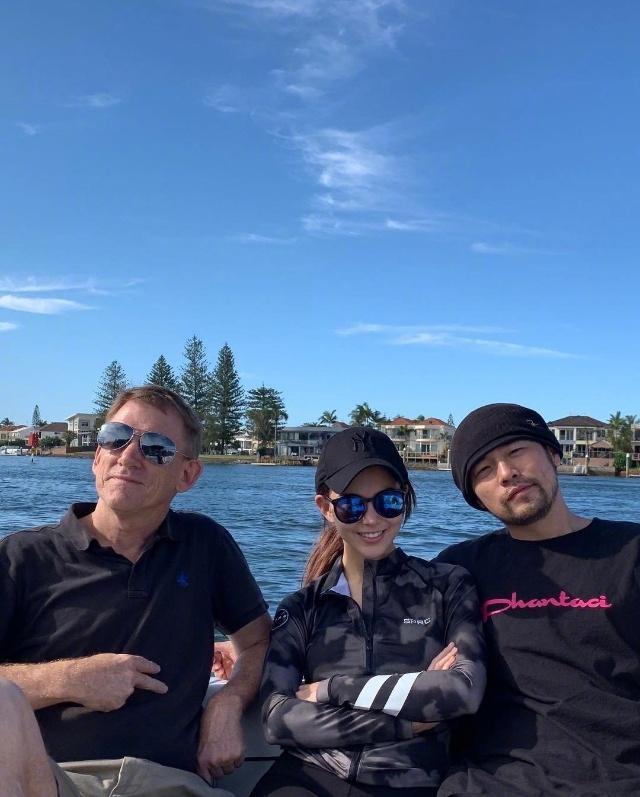 Cuộc sống như mơ của bà xã Châu Kiệt Luân: 1 tháng du lịch 2 lần, mua quà tặng chồng toàn tiền tỷ-6