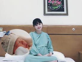 Sau 2 ngày vật vã chuyển dạ, mẹ nuôi bé gái suy dinh dưỡng ở Lào Cai đã sinh bé trai cực đáng yêu Sau 2 ngày vật vã chuyển dạ, mẹ nuôi bé gái suy dinh dưỡng ở Lào Cai đã sinh bé trai cực đáng yêu