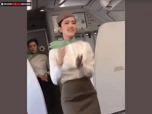 Nữ tiếp viên hàng không sáng nhất mạng xã hội hôm nay: Đã xinh xắn lại còn múa cực đẹp