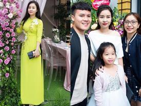 Khéo nịnh thế này bảo sao đến cả mẹ nuôi Quang Hải cũng 'chết mê chết mệt' nàng dâu tương lai Nhật Lê Khéo nịnh thế này bảo sao đến cả mẹ nuôi Quang Hải cũng 'chết mê chết mệt' nàng dâu tương lai Nhật Lê