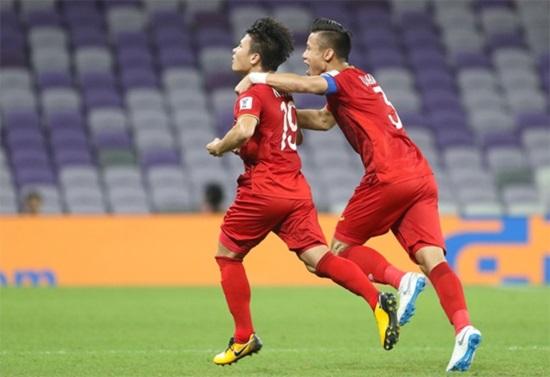 Giày đấu giúp song Hải phá lưới Yemen-2