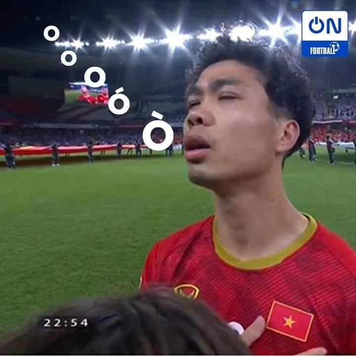 Chia sẻ lọt vòng 1/8 vì ở hiền gặp lành nhưng Công Phượng chỉ nhận về hình ảnh hài hước khi hát Quốc ca-3