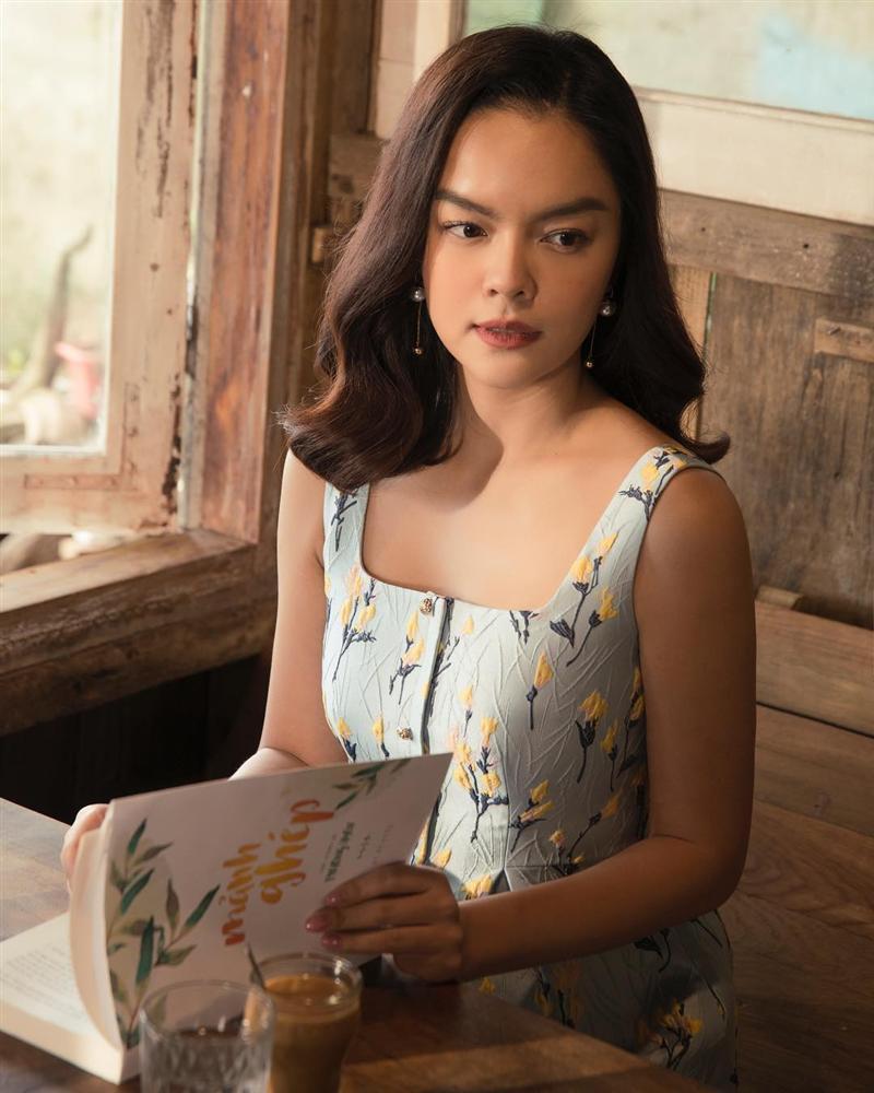 Kỳ Duyên thư giãn ngắm nhan sắc xinh đẹp trong gương sau ồn ào kinh doanh-8