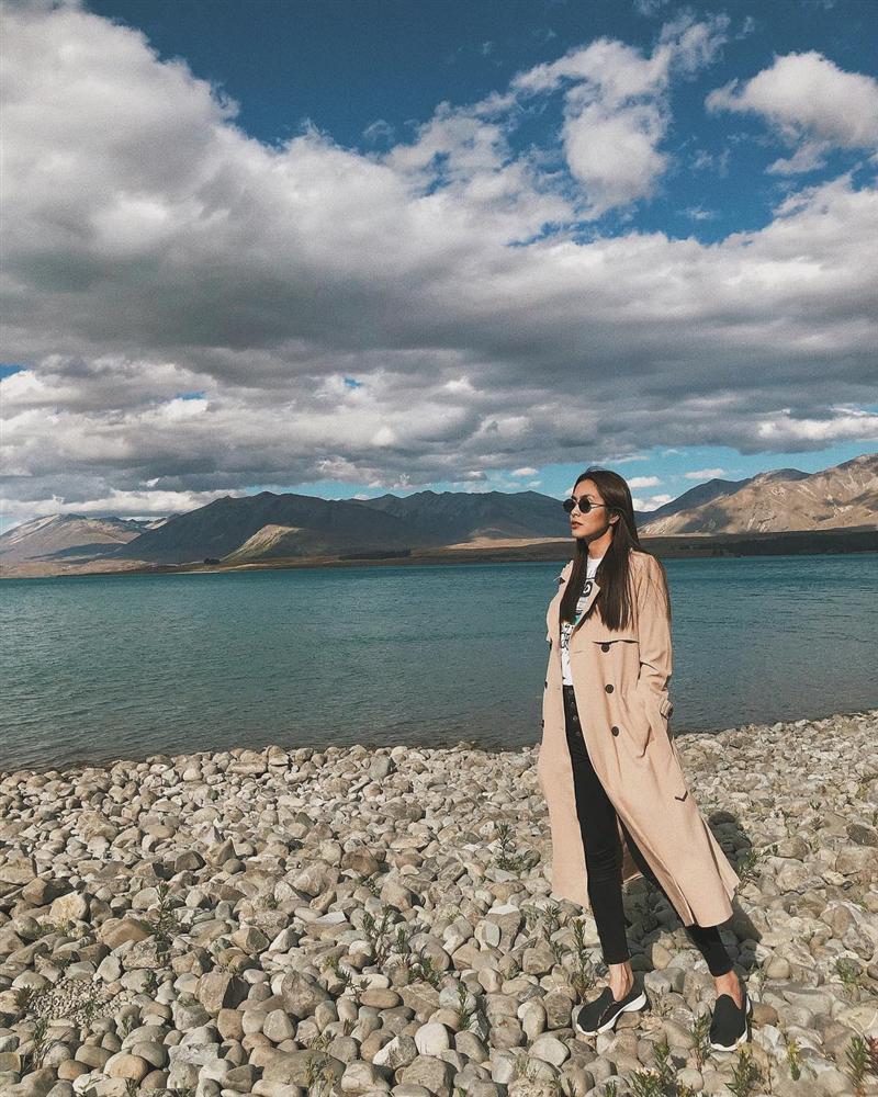 Kỳ Duyên thư giãn ngắm nhan sắc xinh đẹp trong gương sau ồn ào kinh doanh-11