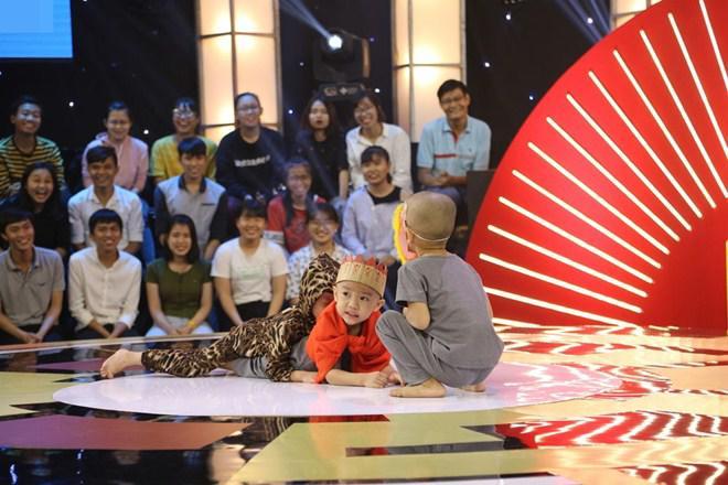 5 chú tiểu từng gây bão Thách Thức Danh Hài giờ ra sao?-2