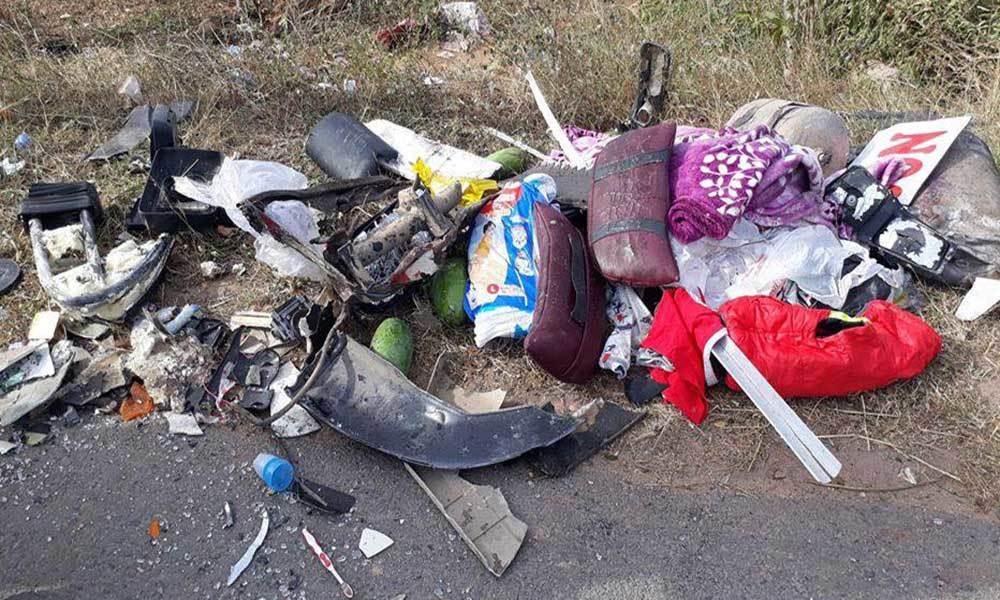 Xe khách tông xe bồn lao xuống ruộng, 5 người trọng thương-3