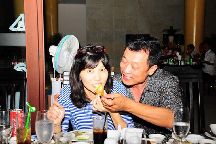 Đọ nhan sắc bà xã 2 danh hài hải ngoại nổi tiếng kín tiếng đời tư-9