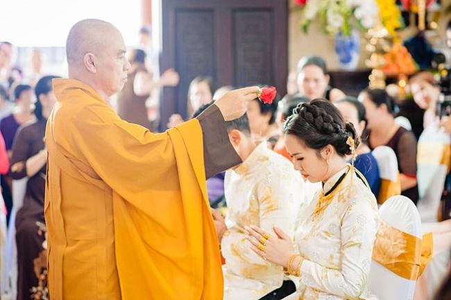 Những mỹ nhân Việt đeo vàng nặng trĩu, cưới đại gia thân thế khủng cỡ nào?-3