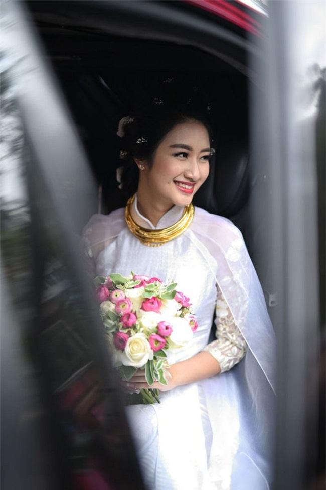 Những mỹ nhân Việt đeo vàng nặng trĩu, cưới đại gia thân thế khủng cỡ nào?-23