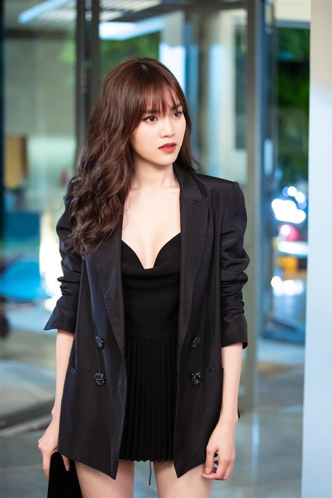 Mỹ Tâm - Lan Ngọc - Ngân Khánh: Chị đẹp nào có gu ăn mặc sành điệu nhất màn ảnh Việt?-5