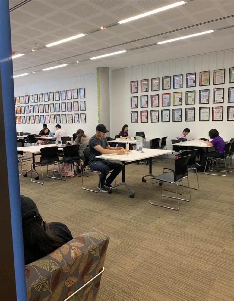 Tài tử Cao Vân Tường lầm lũi xuất hiện sau khi bị phong tỏa toàn bộ tài sản 10 triệu USD-2