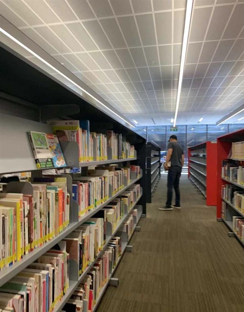 Tài tử Cao Vân Tường lầm lũi xuất hiện sau khi bị phong tỏa toàn bộ tài sản 10 triệu USD-3